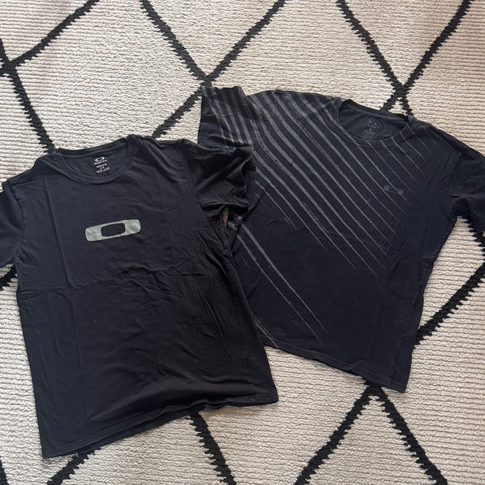 Oakley Men's Black Graphic T-Shirts L